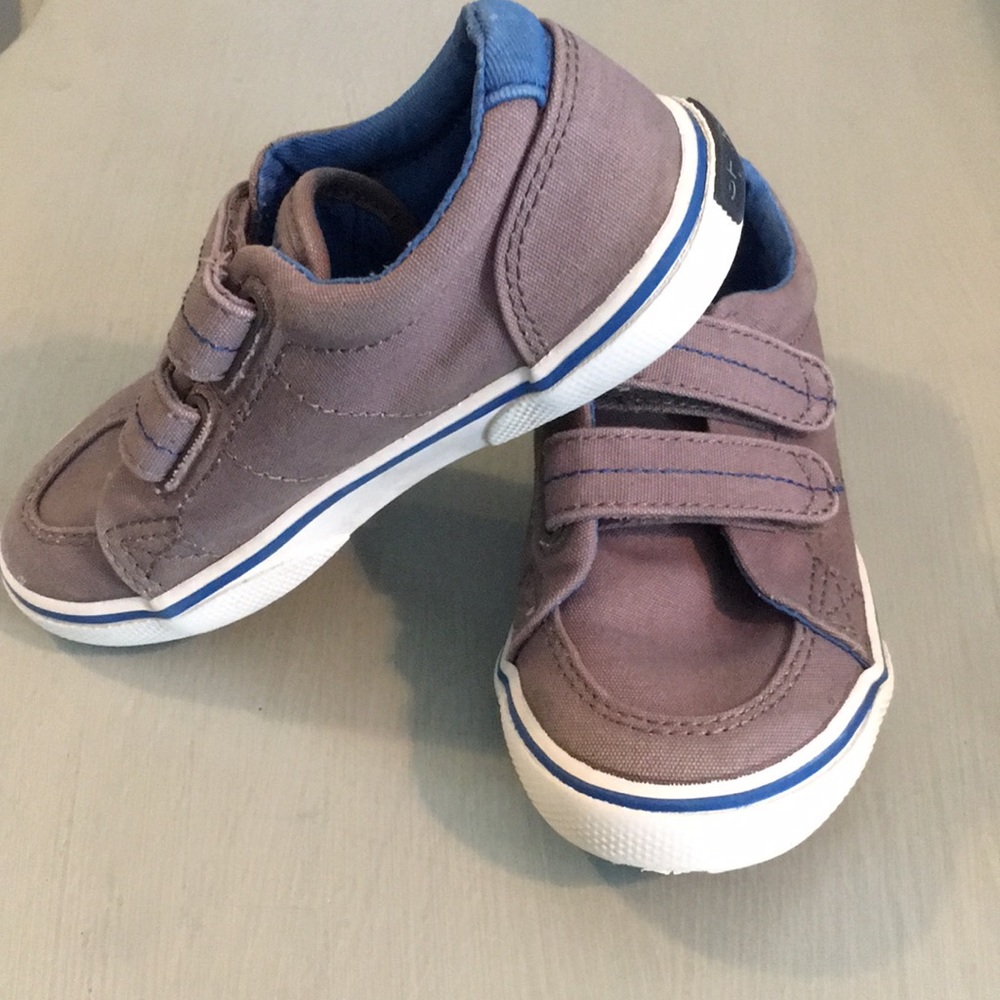 Boys 9.5 Sperry’s Gray and Blue gently worn